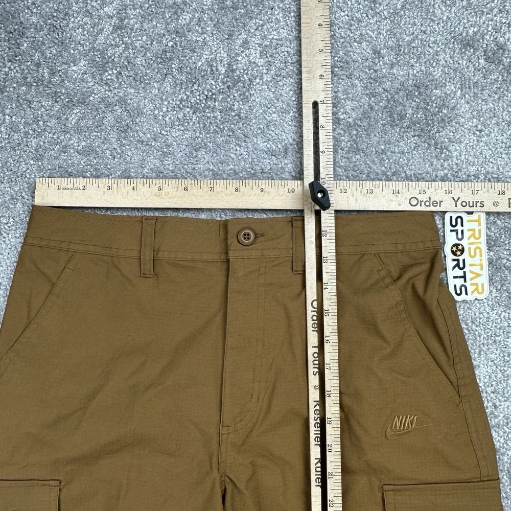 Nike Club Woven Cargo Shorts Mens Size 30 British Tan FN3517-281 Ripstop Utility